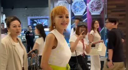 昔日性感女神近况曝光！香港女星瘦到吓人，反复捂肚引健康担忧