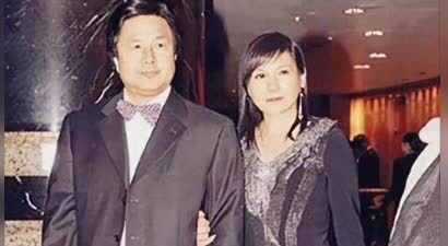 丈夫出轨28年，她和小三和平相处，看到如今地位，才她懂有多明智