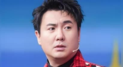 沈腾真面目藏不住了！出游画面流出反差太大，综艺人设直接碎一地