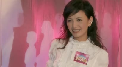 与梁朝伟同居6年，独自将儿子抚养长大的曾华倩，现儿子成为骄傲