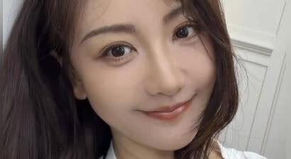 杨蓉晒出面部恢复近照 皮肤白皙无暇气色极佳
