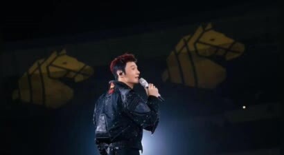 李荣浩报平安人没事，手机捞回来了，到家了，网友：我还在下游等着捞手机呢