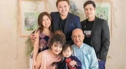 TVB老戏骨忍无可忍含泪再揭家事，每月给大儿子五万，仍不知足