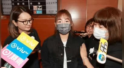 81岁鼎爷赴灵堂送别前妻，暴瘦憔悴一言不发，遭拦截护送儿媳失败