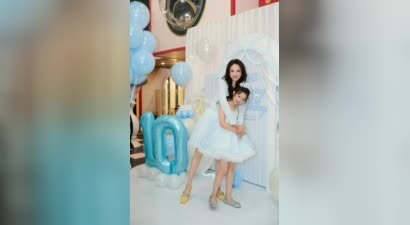 小酒窝生日暴露人情世故！佟大为儿子、甜馨到场，张维伊蹲角落