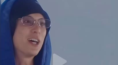 《亲爱的客栈》颁奖环节引争议，王鹤棣深夜发声，”不舒服学“全网刷屏