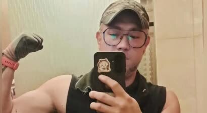 香港知名男星做搬运工，四处欠债无力偿还，遭封杀7年陷经济困难