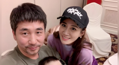 54岁沙宝亮近况曝光！与朱娜离婚后娶戴笑盈，婚姻幸福成人生赢家