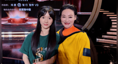惠英红回应李思潼“追星成功”：我也很喜欢你，每一个爱电影的人都值得被爱