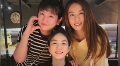 SHE合体为Ella陈嘉桦庆生，任家萱穿条纹裙出镜，胖到140斤还最美