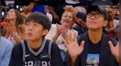 邓超带儿子看NBA总决赛，等等淡定吃爆米花抢走所有镜头