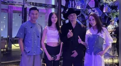 郭可盈女儿毕业全家外出庆祝，16岁林天若穿露脐装，身高超过母亲