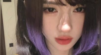鞠婧祎晒照紫色发尾公主切 造型时髦靓丽超吸睛