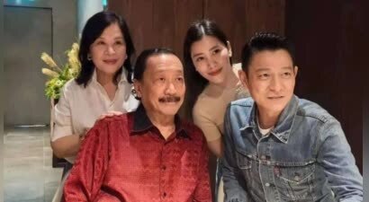 刘德华陪妻子回家 与娘家人聚餐照曝光！