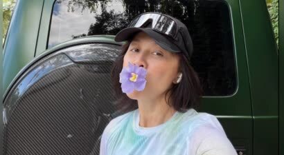 刘嘉玲高温户外跑步状态出众