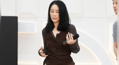 那英59岁身材登上热搜，自曝坚持普拉提快十年