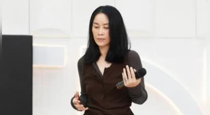 那英现身演唱会排练现场 59岁身材紧致活力十足