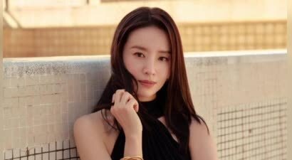 46 岁董洁状态冻龄，一袭黑裙清冷动人