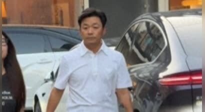 王宝强带女友现身！冯清面对镜头大方露脸，恋爱8年感情稳定！