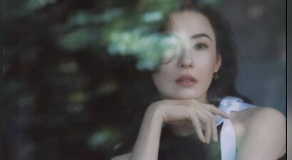 张柏芝简约时装搭配精致珠宝 诠释松弛都市美人姿态