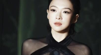 章子怡穿黑纱透视裙展露曼妙身姿 气质优雅干练
