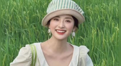 沈月分享假期美照 清新氛围感酷似韩剧女主