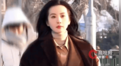 群演称刘诗诗一点架子都没有：那孩子比电视里还漂亮，特别有礼貌