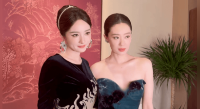 杨幂张小斐同框拍照笑容灿烂心情好