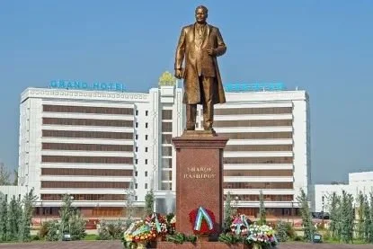 图：乌兹别克斯坦的拉希多夫纪念碑