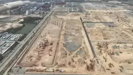 正在建设中的防城港港口生态铝产业链项目