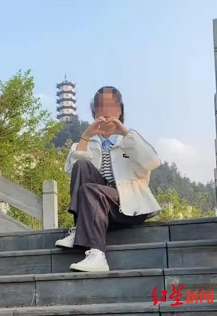 敏敏生前照