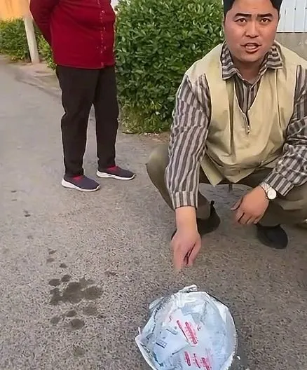 △程先生找到榴莲包装袋。