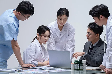 医药代表向学术型转型。图片来源于网络