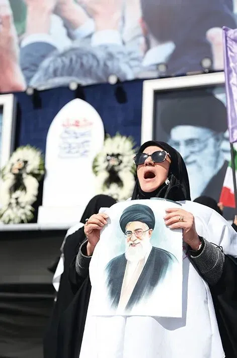 2026年3月4日，在伊朗首都德黑兰市中心革命广场，民众集会谴责美国和以色列对伊朗的军事行动