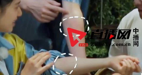 彭昱畅把张婧仪抽得手臂通红 网友：你是怎么找到女朋友的