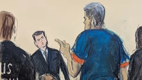 出庭时遭抗议者当面抨击,马杜罗回击