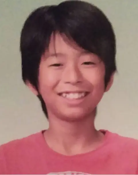 木村隆二小学时候的照片，谁能想到，这样一个曾经阳光的少年，会成为刺杀首相的凶手