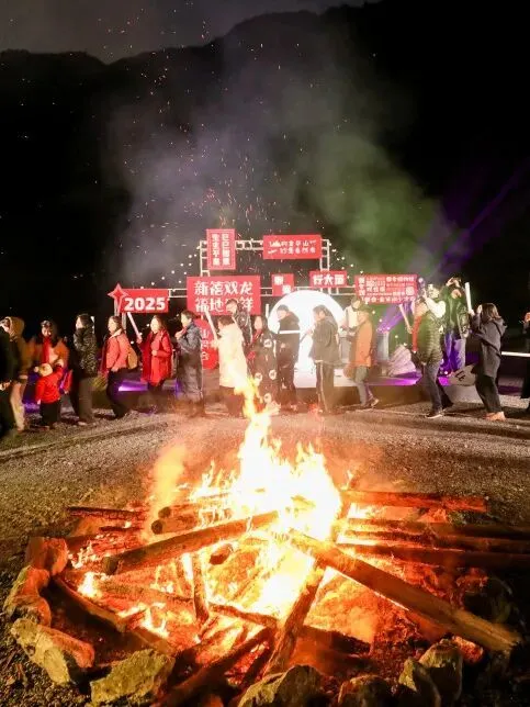 ����ɽ������ | ���������� �����꡹�������������´���ʽ��