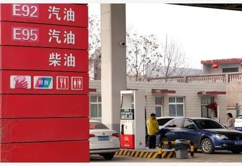 2019油价调整最新消息：今日油价第六次上调 加满一箱油多花约6.5元 今日油价最新消息（2019油价涨跌图）