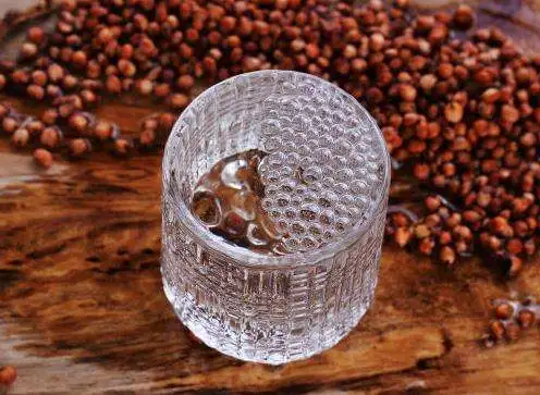 重庆高粱酒的制作方法和特点(重庆高粱酒40度价格表)
