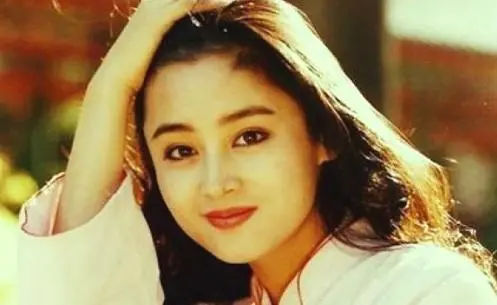 被誉为中国最美女演员，却嫁大16岁导演，今儿子出道圈粉无数-中国最美的女演员是谁? 排行榜
