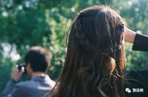 发现男友跟别的女人暧昧，怎样挽回男朋友的心？-发现男友和别的女人暧昧的说说怎么写