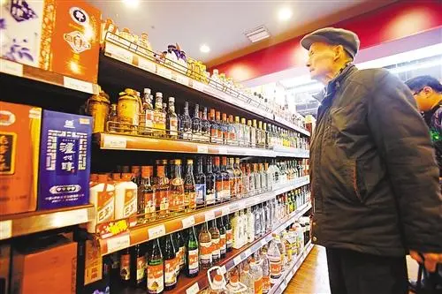 白酒是五谷之精华，如何辨别酒精勾兑酒和纯粮食酒？-如何区分酒精勾兑与纯粮酿造