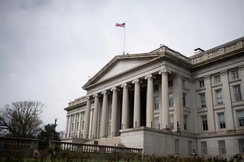 资料图片：在美国首都华盛顿拍摄的美国财政部大楼。新华社记者 刘杰 摄