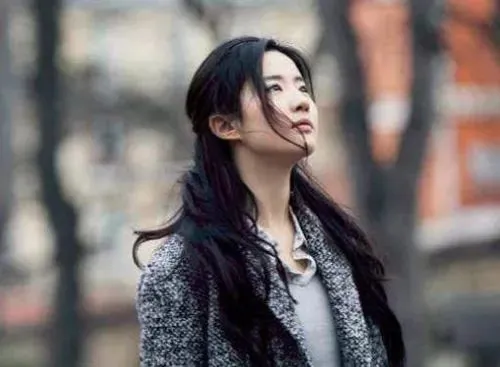 男星边伯贤险遭女粉强抱，刘亦菲麦莉也曾被私生饭影响！-边伯贤和中国哪些女明星有过合作