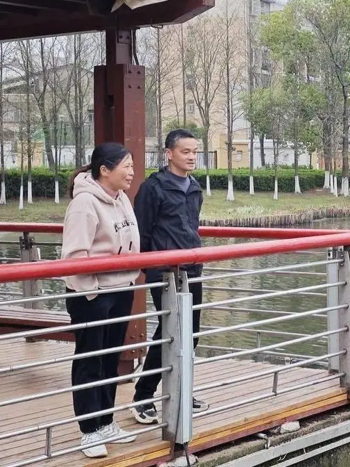 跨越千里将大笔遗产全数归还失联侄女，李建平乐小红夫妇获评“中国好人”