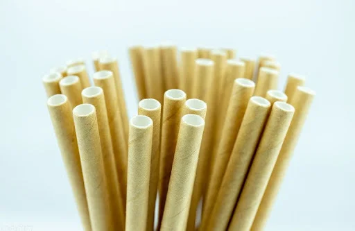 特朗普签署行政命令，推动恢复使用塑料吸管