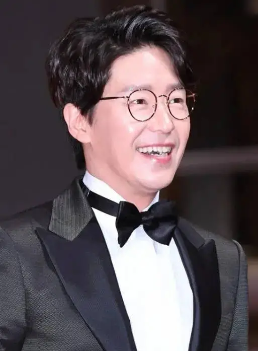 韩国演员严基俊将举行非公开婚礼 曾在《顶楼》中饰演朱丹泰