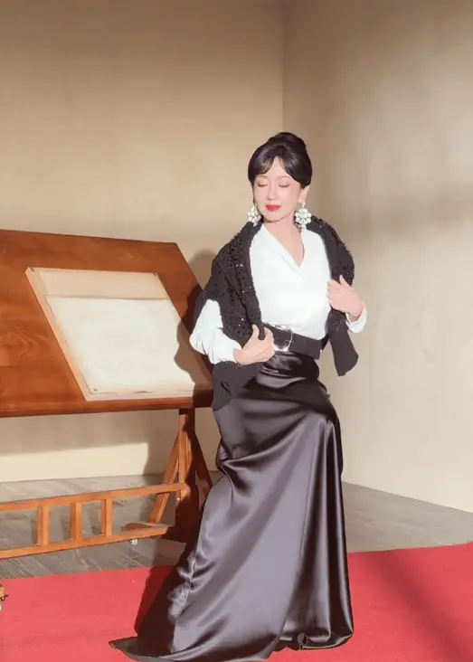 赵雅芝松弛感拉满。