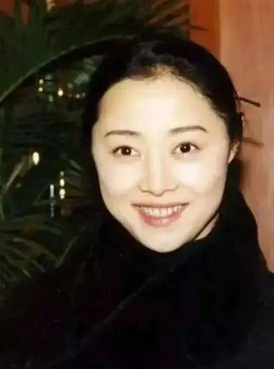 刘蓓：三婚携子再嫁前夫，亲生儿子是她的骄傲，明星继子让她苦恼